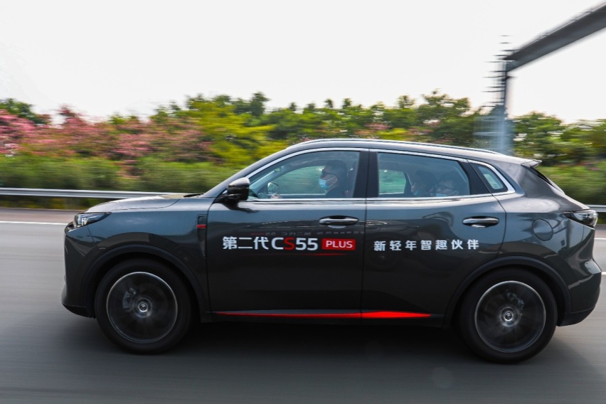 试驾第二代长安CS55 PLUS：10万级SUV市场价值之选