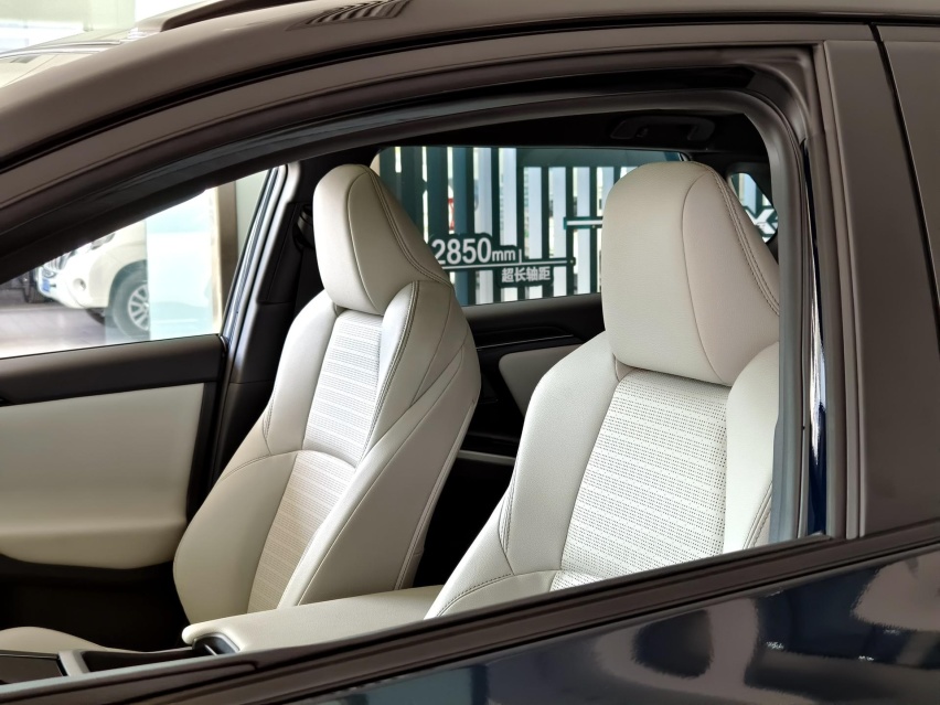 中型纯电动SUV 实拍一汽丰田bZ4X 它值得买吗？