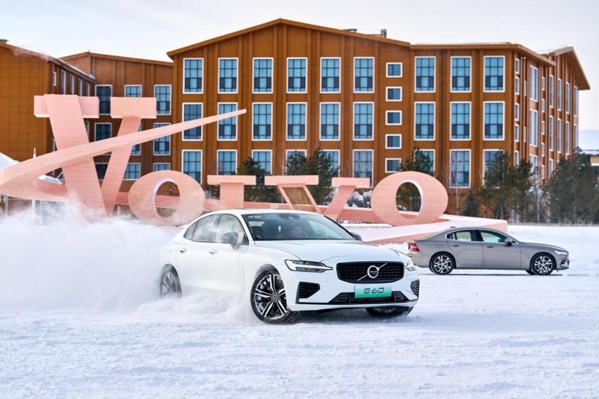 不怕冻的电四驱车！冰雪试驾沃尔沃S60，冰面上怎么玩?