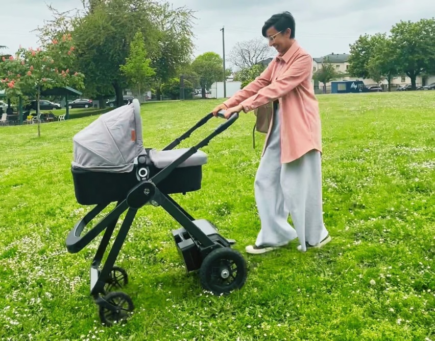 自动驾驶汽车还没开上，自动驾驶婴儿车都造出来了