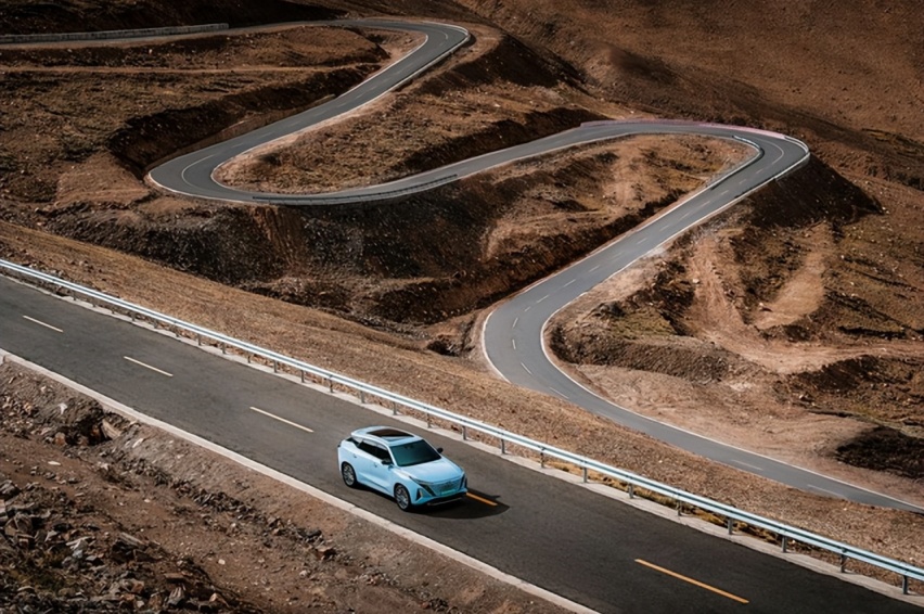 长安欧尚Z6，续航1200km，对标比亚迪宋PLUS DM-i