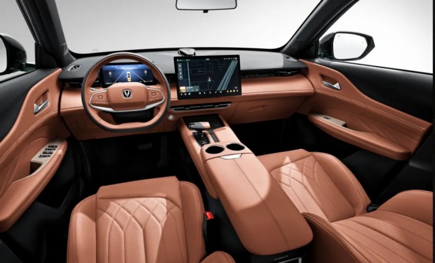 轴距逼近B级SUV，长安UNI-Z掀桌子，11.79万元起