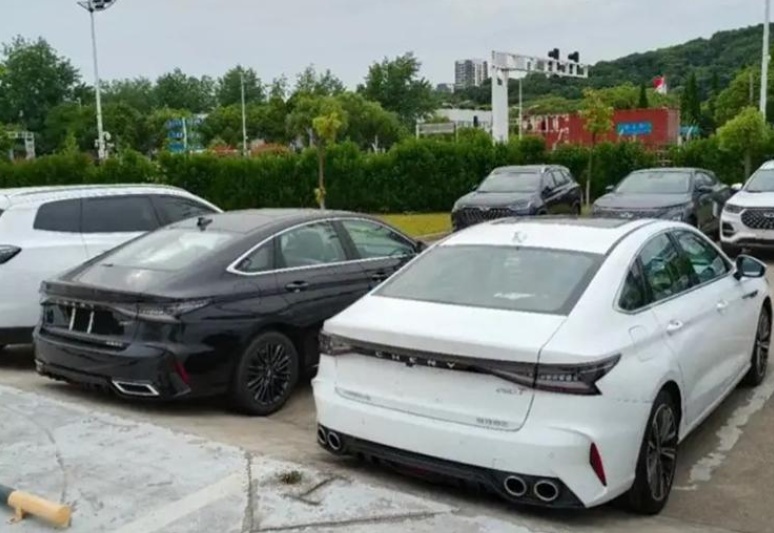 奇瑞艾瑞泽8实车曝光，吉利星瑞不香了？