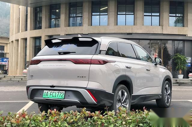 试驾实测大五座SUV护卫舰07：百公里亏电油耗低至4.6L