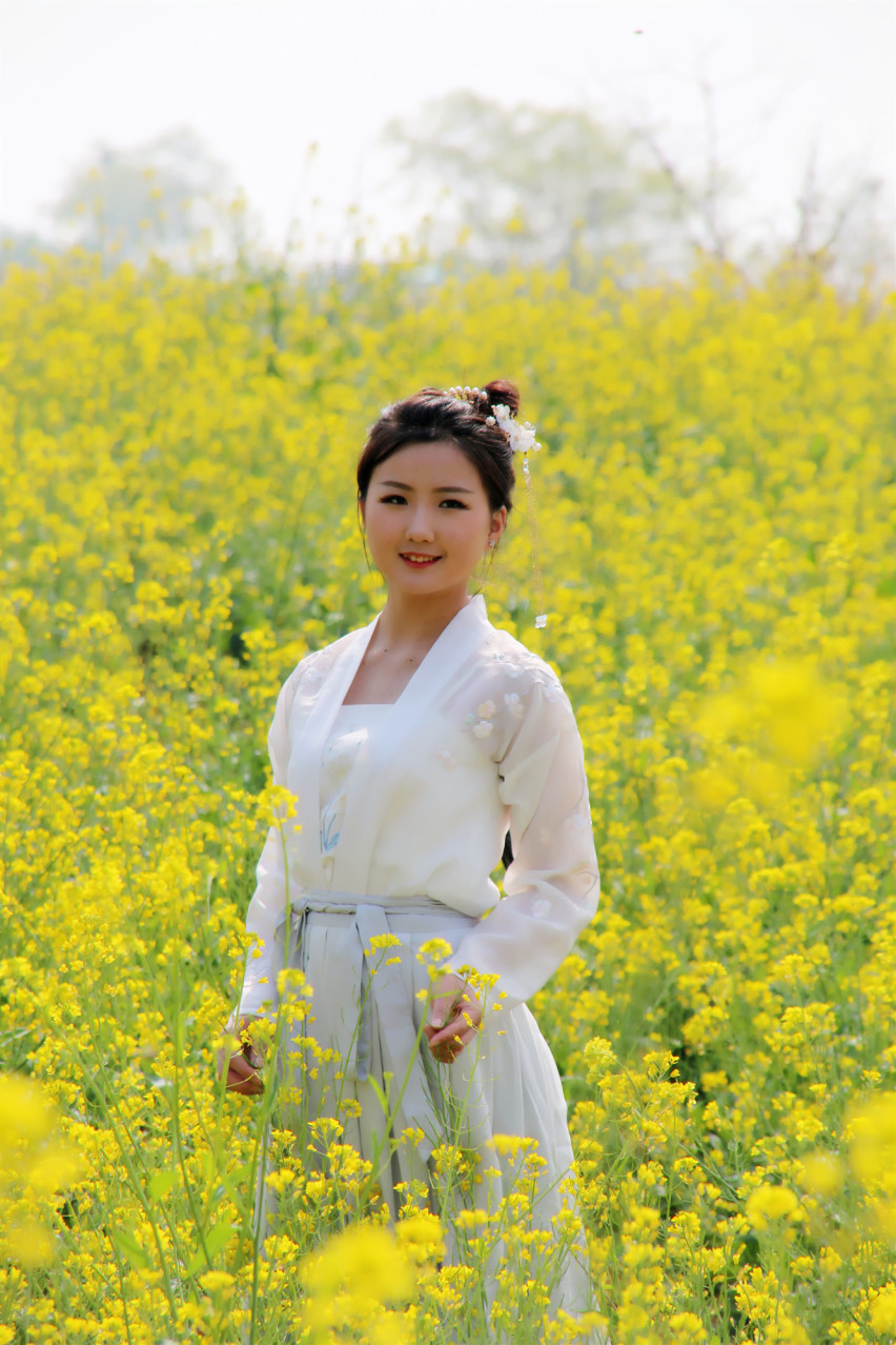#踏青必备座驾#于汉服小妹自驾雪佛兰开拓者邂逅布拉格香草园