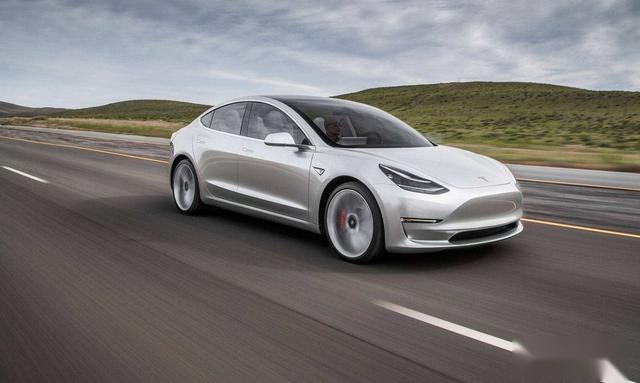 Model 3：已进入自动驾驶模式，方向盘脱离倒计时