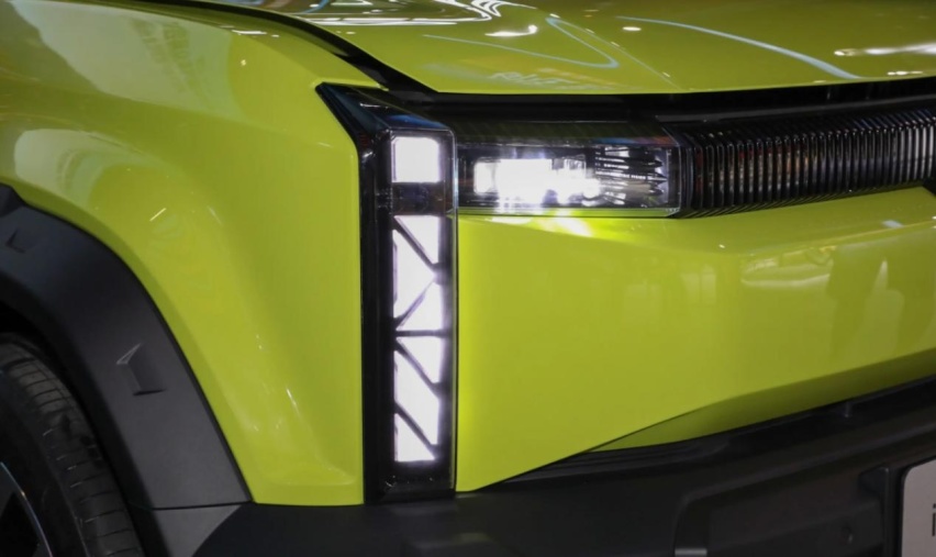 iCAR 03，10.98万元起价的“方盒子”电动车，蜂窝铝底盘