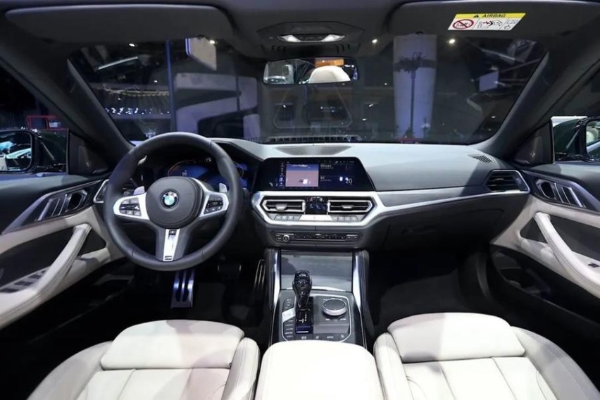 全新BMW 4系敞篷轿跑车用创新软顶致敬经典魅力