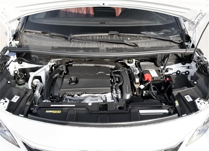 不服输的法系车，211马力+爱信8AT的标志SUV，