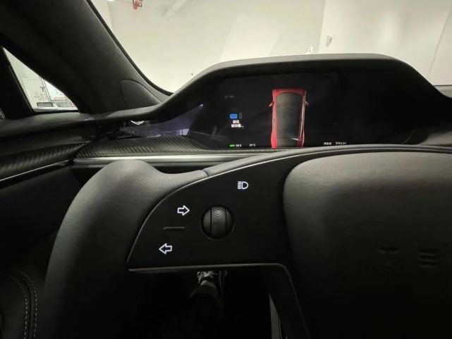 2.1秒破百，取消换档杆，异型方向盘，特斯拉终于有了“百万豪车”的样子
