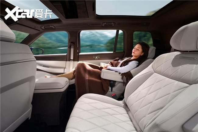款款皆满配，35 万级德系旗舰 SUV 的诚意之作