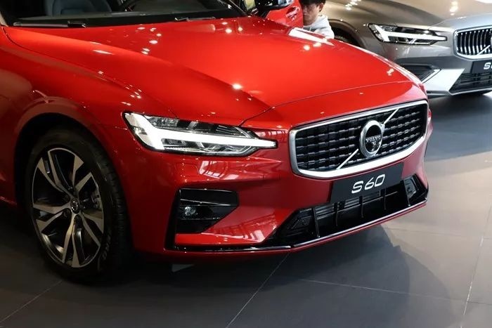 28万起！全新沃尔沃S60正式上市，颜值超高又兼顾家用！