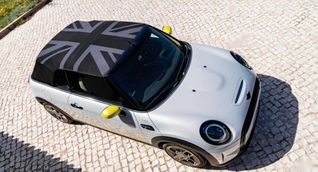 年轻人第一台电动敞篷车！MINI COOPER SE敞篷版官图发布
