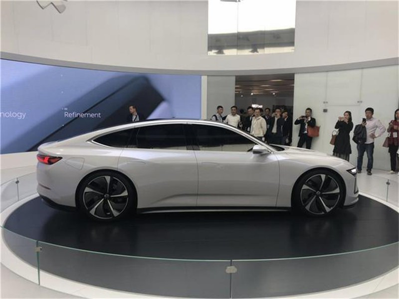 蔚来出轿车了！蔚来首款轿车ET7预览版亮相上海车展