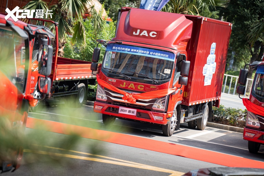 蓝牌轻卡大混战,运多多·傲运全维进阶,成为创富"黄