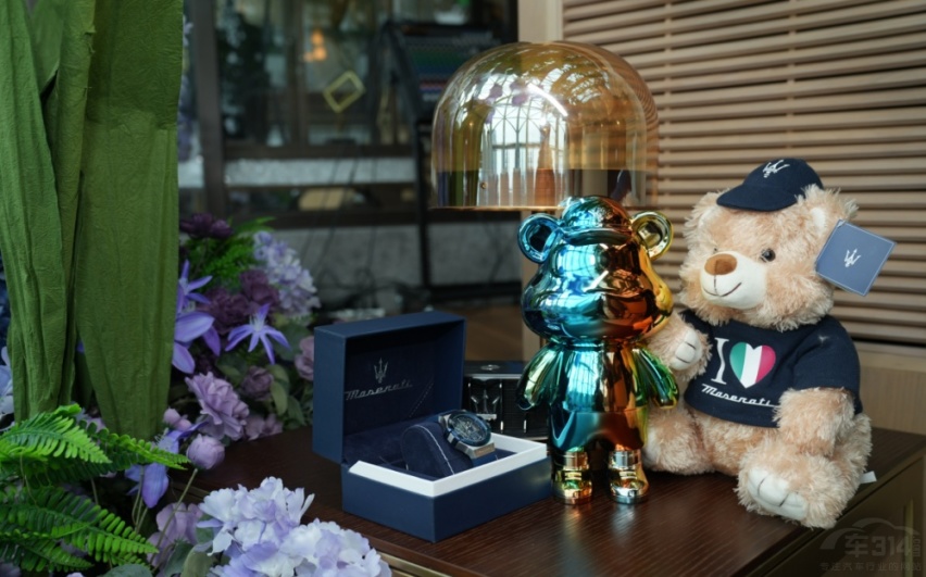 重庆骏东玛莎拉蒂与来福士洲际酒店合作