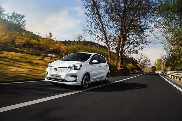 续航超300km，这款真5座微型电动车仅需6.98万元起