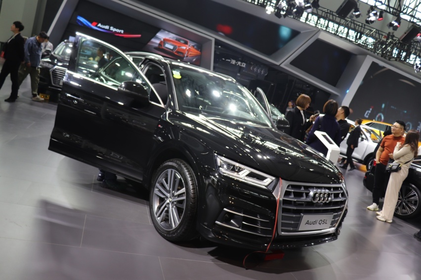 40万左右买家用SUV，奥迪Q5L不比奔驰GLB更香吗？