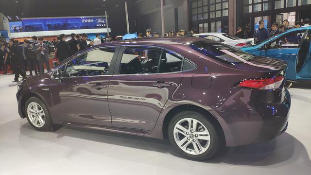 上海车展:广汽丰田雷凌双擎实车