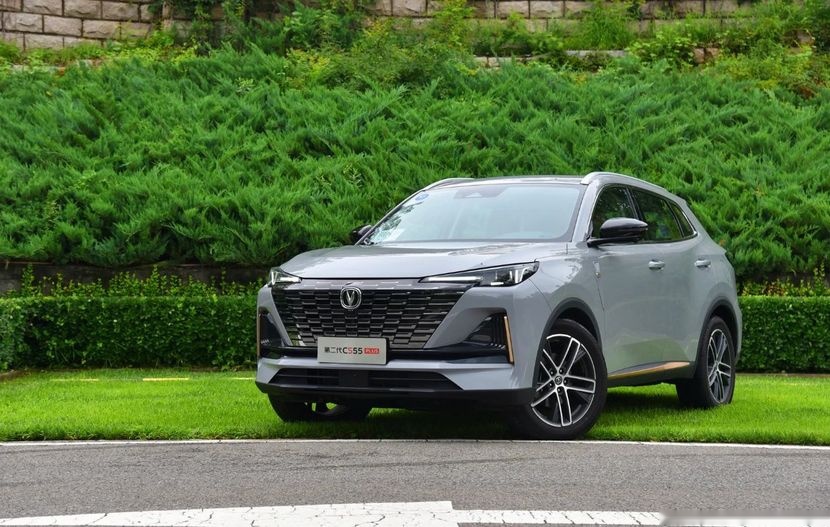 50万新轻年的“UP之选”，第二代CS55PLUS上市10.69万起售