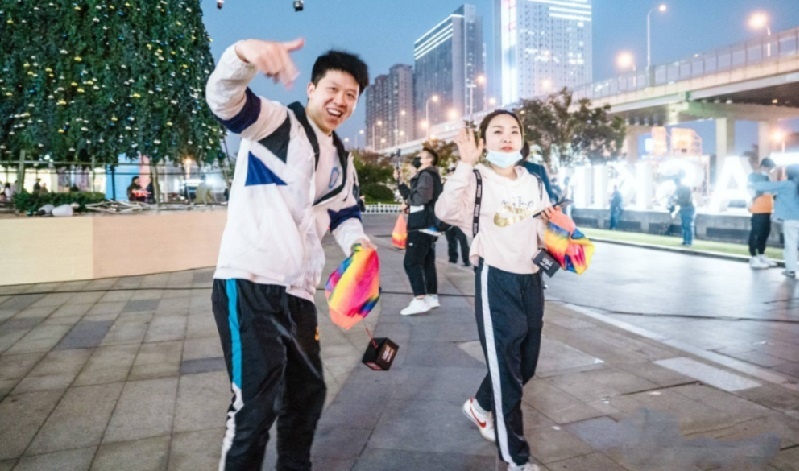 不做尾款人！做UNI星球盲盒任务赢UNI-T1年使用权更香