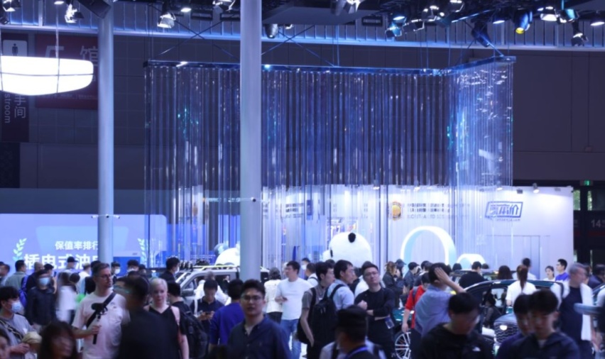 打破桎枯，吉利银河L7全新上市弥补品牌空白