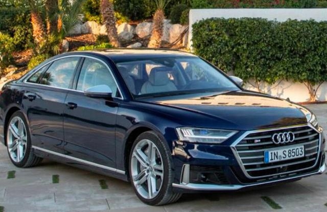 搭载4.0T V8发动机+轻混系统，奥迪新款S8性能提升