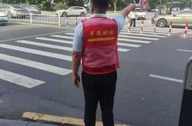 平安产险富阳机构联合交警大队启动半年礼让值守 守护市民"脚下安全"
