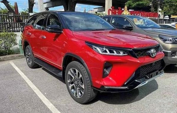 新款丰田Fortuner实车曝光，外观很时尚