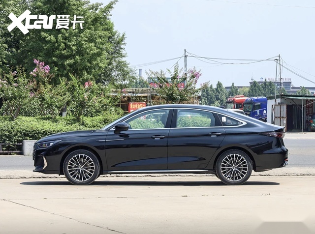 油车也可以很智能，新款艾瑞泽8 PRO实车亮相，卖多少钱能火？