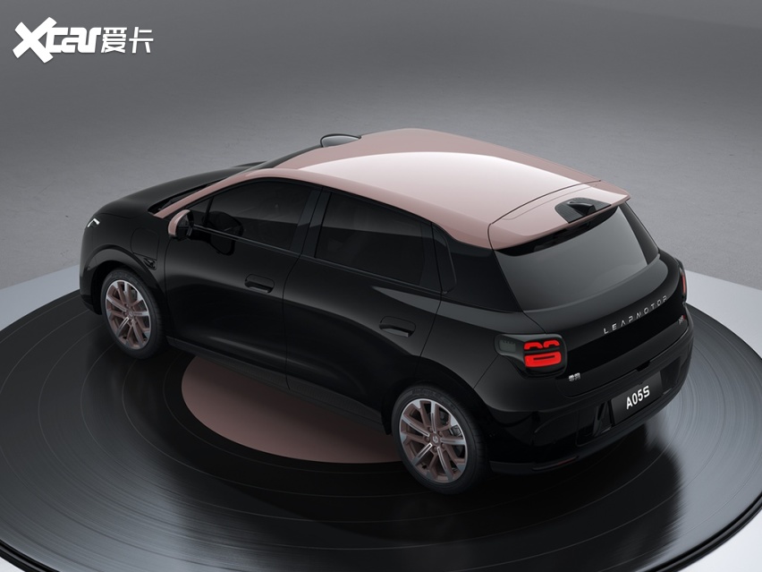 6万级？零跑A系列首款轿车亮相！定位精品小车，要抢萤火虫市场？