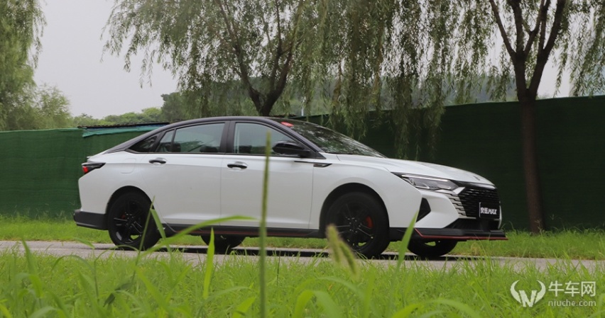 十多万就能买冠军车？ 试驾新款东风风神奕炫MAX！