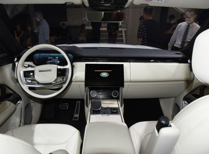 4.4T V8双涡轮，内饰壕无人性，全新路虎揽胜系列成都车展正式上市