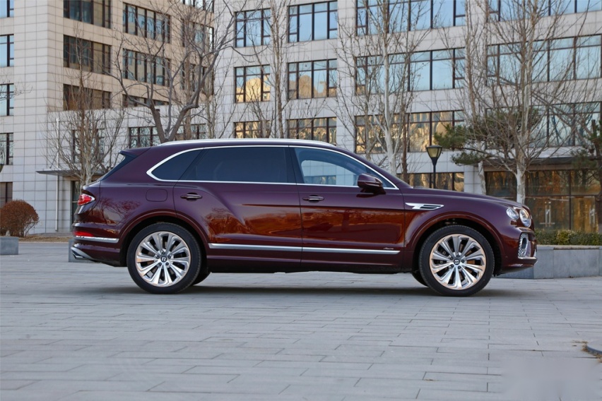 500万以内最奢华的SUV？试驾宾利添越EWB长轴距版