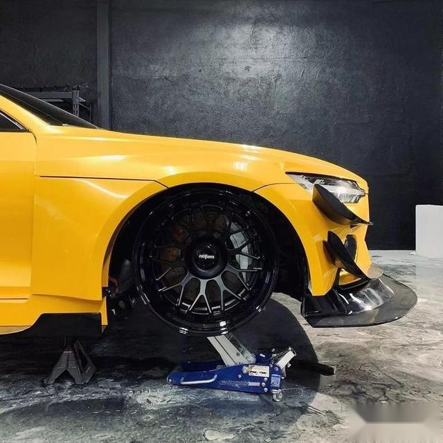 游戏变成现实是什么体验？极品飞车宽体沃尔沃Polestar 1爆改完工