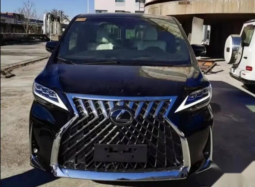 MPV天花板高度再刷新？雷克萨斯LM350曝光，配3.5L V6