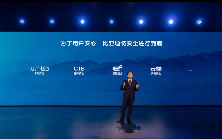 比保时捷帕拉梅拉“跳舞”更有技术含量的云辇，究竟领先在哪儿？