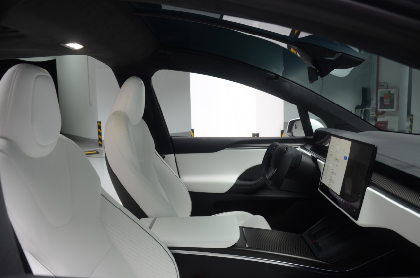 静态感受特斯拉Model S Plaid，静若处子的极简，动如脱兔的张