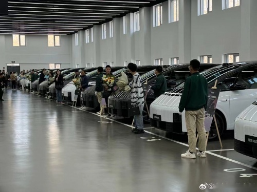 粉丝心路历程从梦想到现实，理想MEGA提车记
