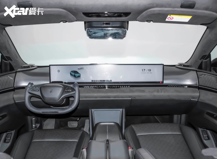 凭什么叫汽车机器人？极越01上市，搭载8295芯片+纯视觉智驾