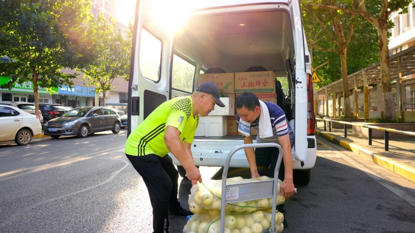 载重操控优秀，不惧地库限高，江铃福顺后驱低顶轻客——值得拥有的物流利器
