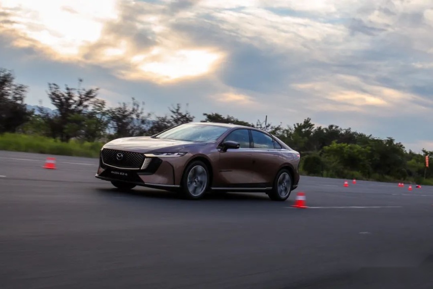 驾控更进阶 长安马自达 MAZDA EZ-6 树立合资新能源价值新标准