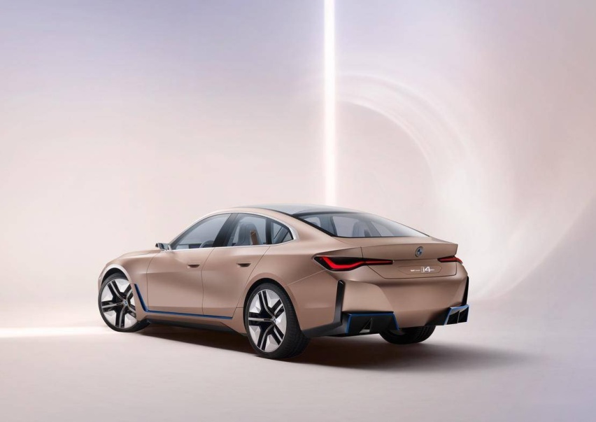 可能是 Model 3 最强的对手 详解宝马 i4 概念车