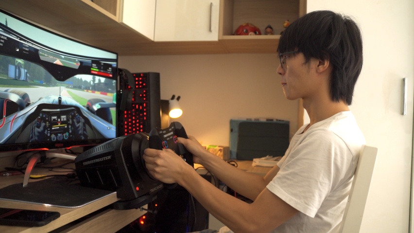 饲猫少年的业余生活和他的欧拉白猫