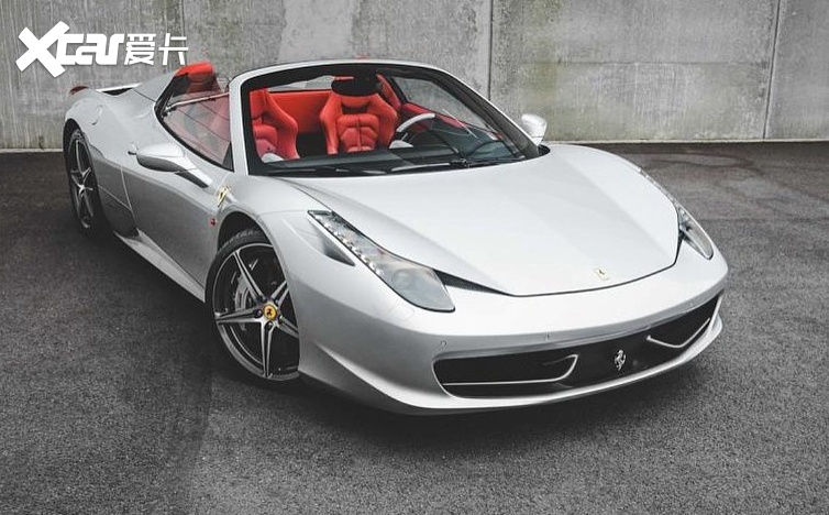 法拉利458敞篷版实车拉风的设计