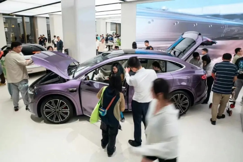 卖疯了？超150万位车主选择以旧换新，地方政府加码置换补贴政策