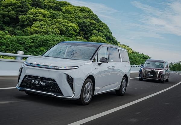 想要豪华中大型MPV，预算不够腾势D9？30万顶流大家9超混来了