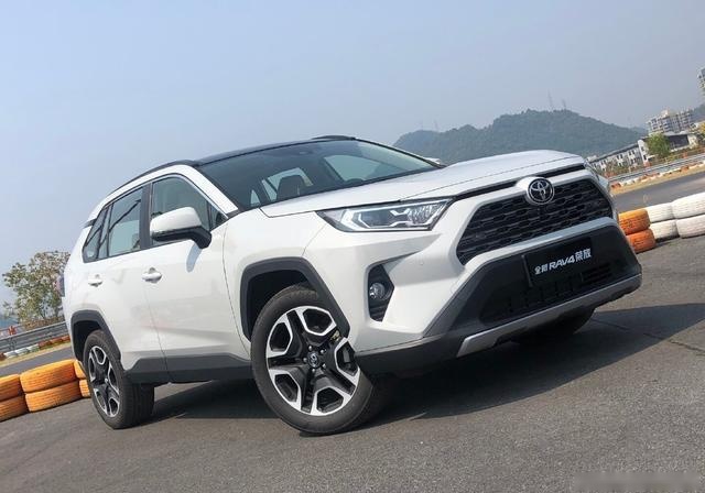 动力最强丰田RAV4来袭，5.8秒破百，能续写“真香”传奇？