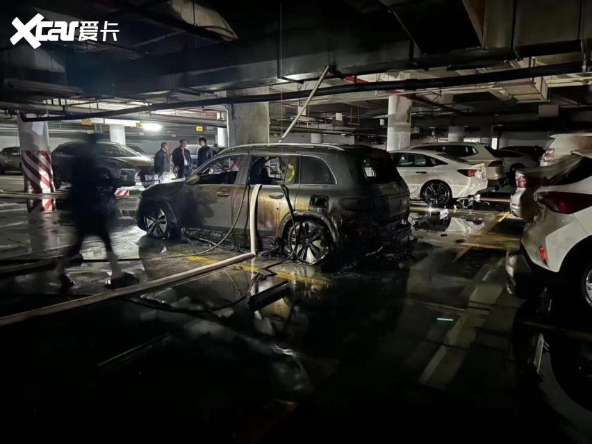 屋漏偏逢连夜雨,奔驰新能源车再次自燃,高口碑已被败光?