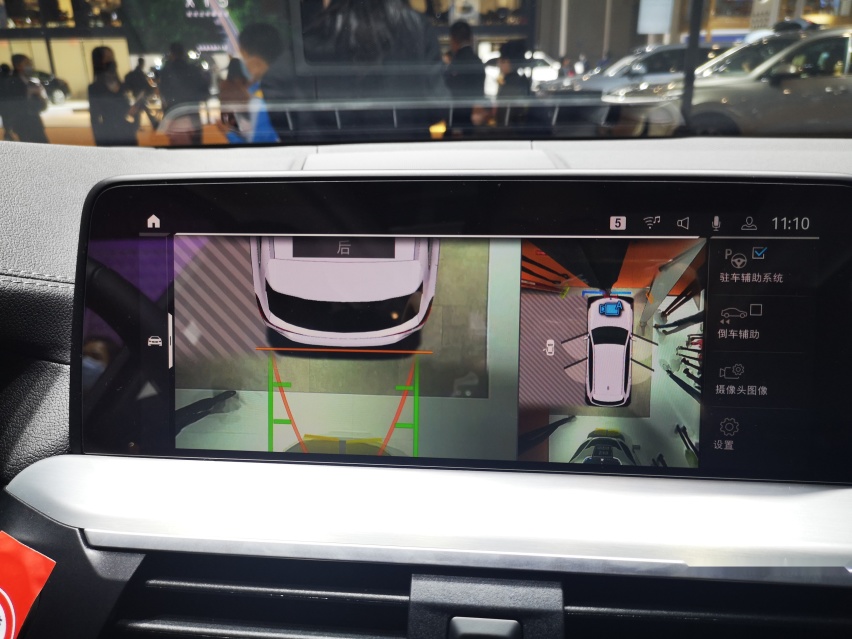 实拍纯电动BMW iX3外观内饰，售46.99-50.99万